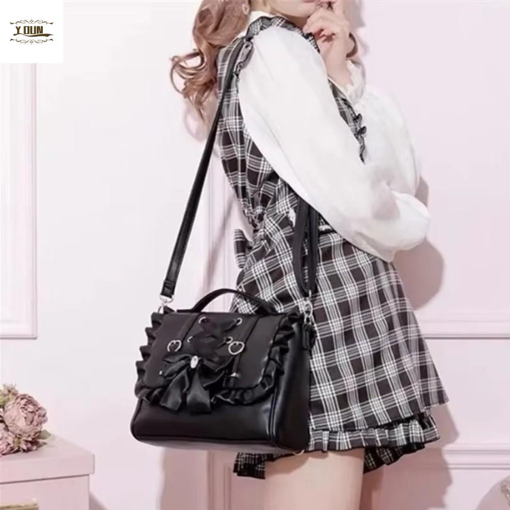 IIVEYOUNG Ita Bag กระเป๋าสะพายไหล่ผู้หญิง หนังPU ดีไซน์คาวาย ใส่เข็มกลัด/พวงกุญแจได้ อุปกรณ์เสริมคอสเพลย์ คุณภาพดี