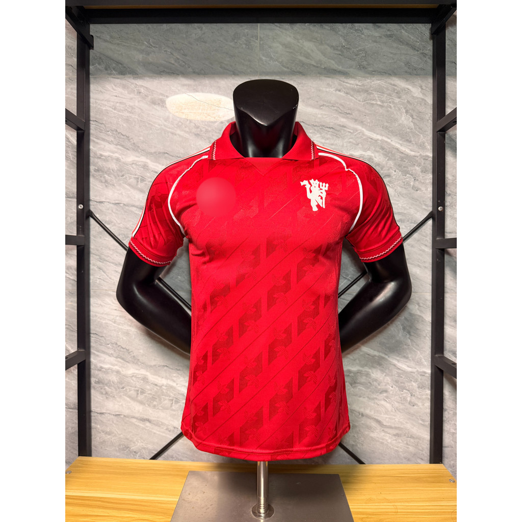 เสื้อย้อนยุคแมนเชสเตอร์ ยูไนเต็ด สีแดง รุ่นผู้เล่น สำหรับ FIFA World Cup และ UCL 2026/2027