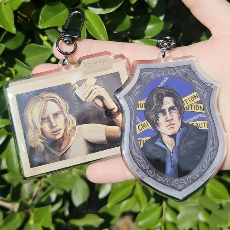 Resident Evil Leon Kennedy Ashley Graham RE4 Remake Mica พวงกุญแจอะคริลิคคู่อุปกรณ์ตกแต่งพัดลมเกมของ