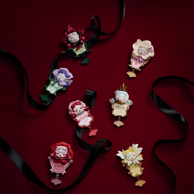 POPMART POPMART SKULLPANDA Flower Four Scene Series สติ๊กเกอร์ติดตู้เย็น Mystery Box