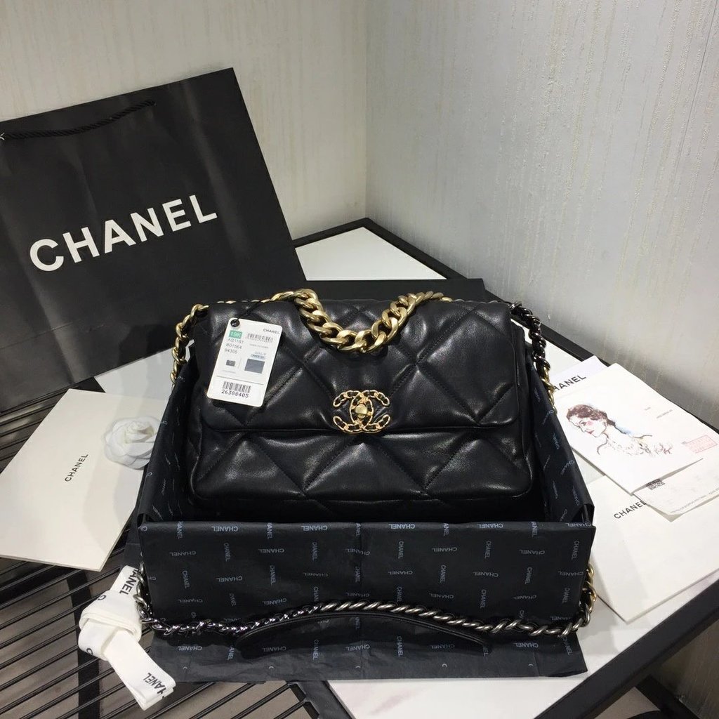 CHANEL Medium Ohan ฤดูใบไม้ร่วงฤดูหนาวกระเป๋ารวมกระเป๋าหมอนคลาสสิกทั้งหมดกระเป๋านี้ Karl Lagerfd และ