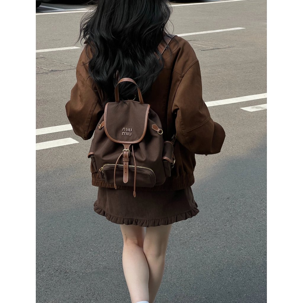 กระเป๋าเป้ Miumiu Mumu สไตล์_preppy ทำจาก Nylon และหนังวัว ปิดสนิทอัตโนมัติ