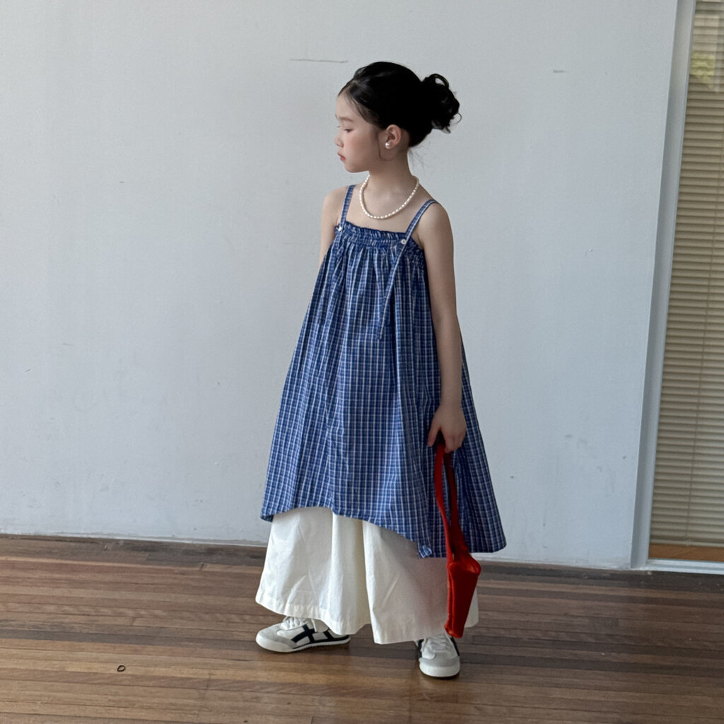 LLD-16 เดรสสายเดี่ยวลายตาราง สไตล์มินิมอล ใส่เดี่ยวหรือเลเยอร์ได้ (90-150)