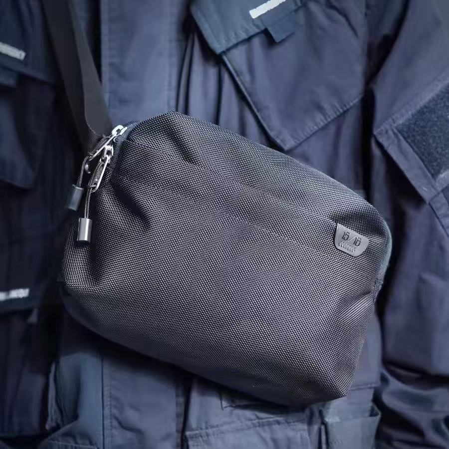 กระเป๋าสะพาย Ballistic Nylon 6L กีฬาผู้ชายน้ําหนักเบากระเป๋าสะพายข้างเรียบง่าย