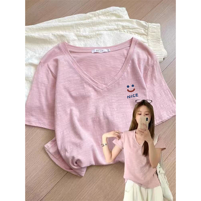 สีชมพู fuV คอปกแขนสั้นเสื้อยืดผู้หญิง 2026 ฤดูร้อนการออกแบบรู้สึกการ์ตูนพิมพ์หลวมทั้งหมดตรงกับ Slimm
