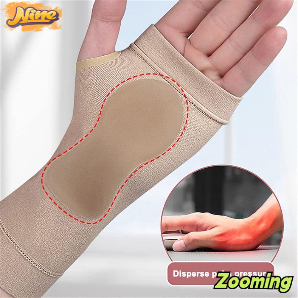 ถุงมือพยุงข้อมือและนิ้วหัวแม่มือ ZOOMING แบบนุ่มระบายอากาศได้ มาพร้อมแผ่นเจลนุ่ม และการออกแบบที่สวมใส่ง่ายสำหรับทุกขนาดข้อมือ