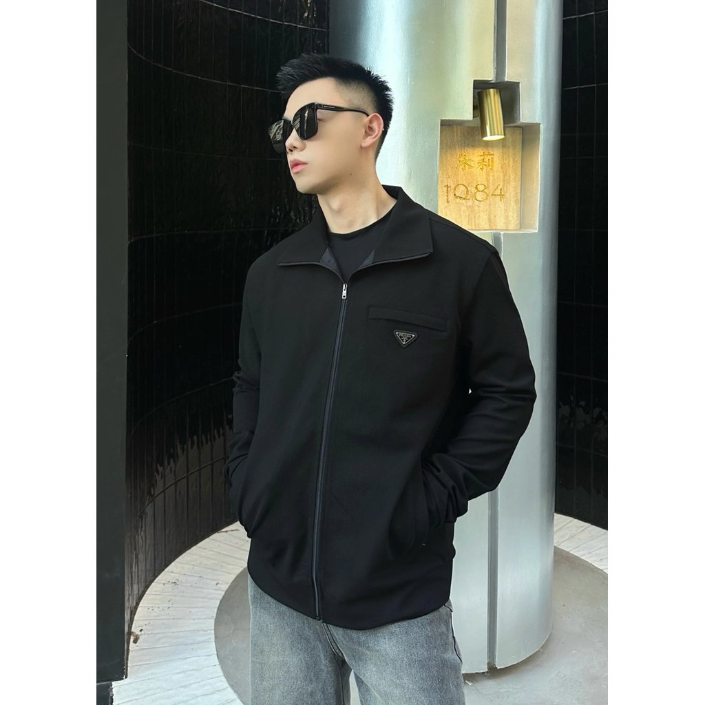 Prada Jacquard Unisex Jacket แบบคลาสสิก ดีไซน์ฉลากสามเหลี่ยม ผลิตจากผ้าฝ้ายคุณภาพดี