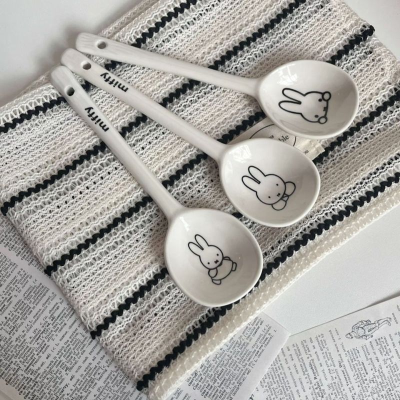 Miffy/น่ารักMiffyกระต่ายช้อนเซรามิคสีขาวInsช้อนด้ามยาวในคร รูปที่ 5