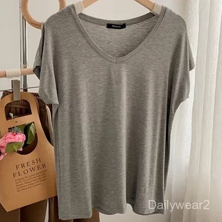 Dailywear พร้อมส่ง ✨เสื้อครอปแขนสั้นสีขาวทรงหลวมสบาย เหมาะสำหรับฤดูร้อน ดีไซน์คอวีเก๋ ช่วยให้ดูผอมเพรียว