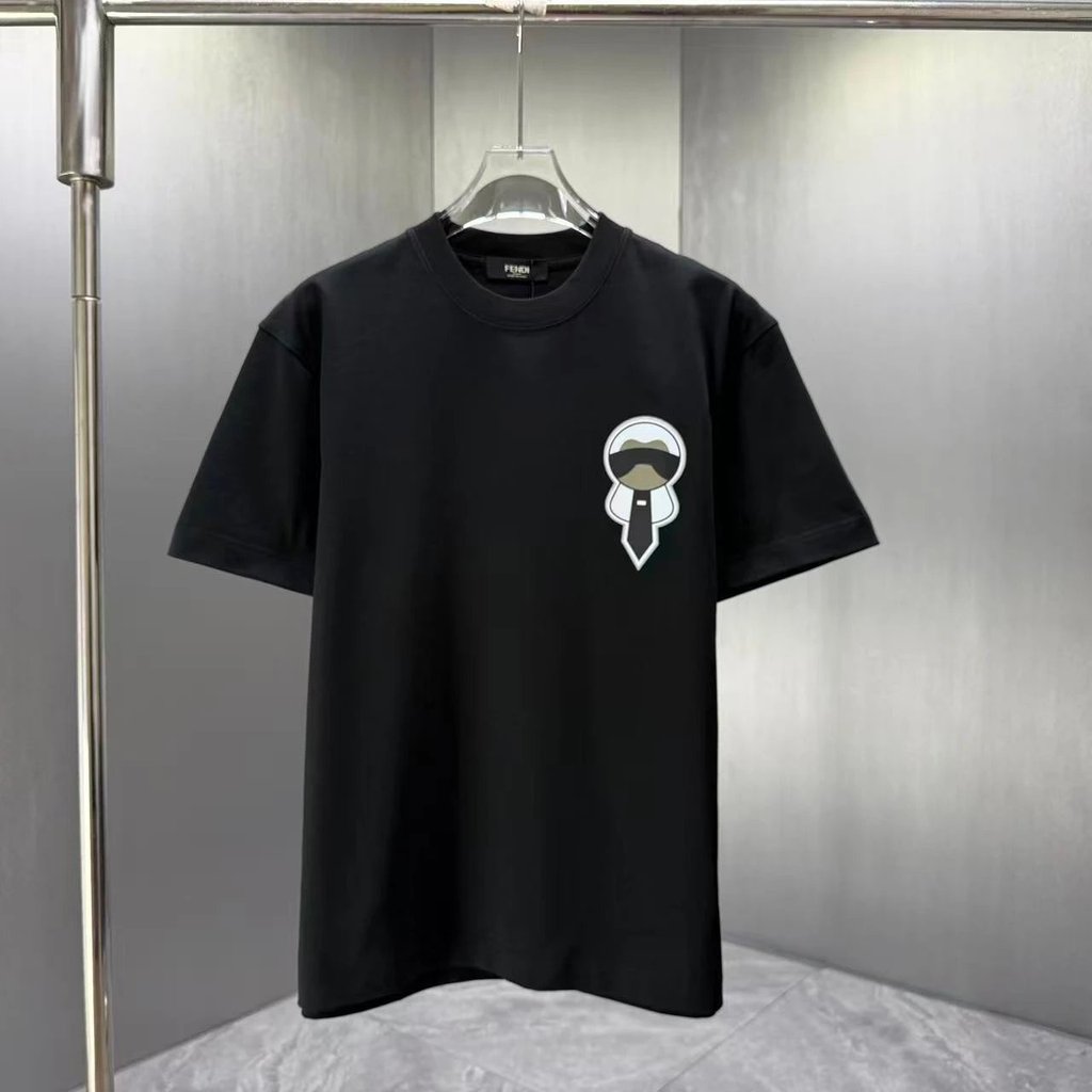เสื้อยืดสีดําปักลาย Fendi Lafayette Avatar