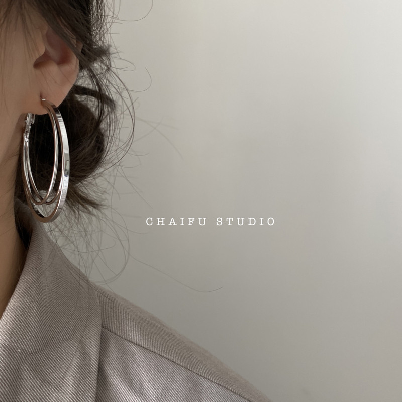 Chaifu studio/R302 INS Style Atmospheric All-Match Square Arc Layered ต่างหู