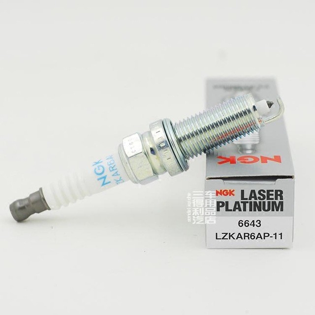 หัวเทียน NGK Platinum LZKAR6AP-11 6643 เหมาะสําหรับ Nissan Xiaoke Tiida Liwei Sylvania