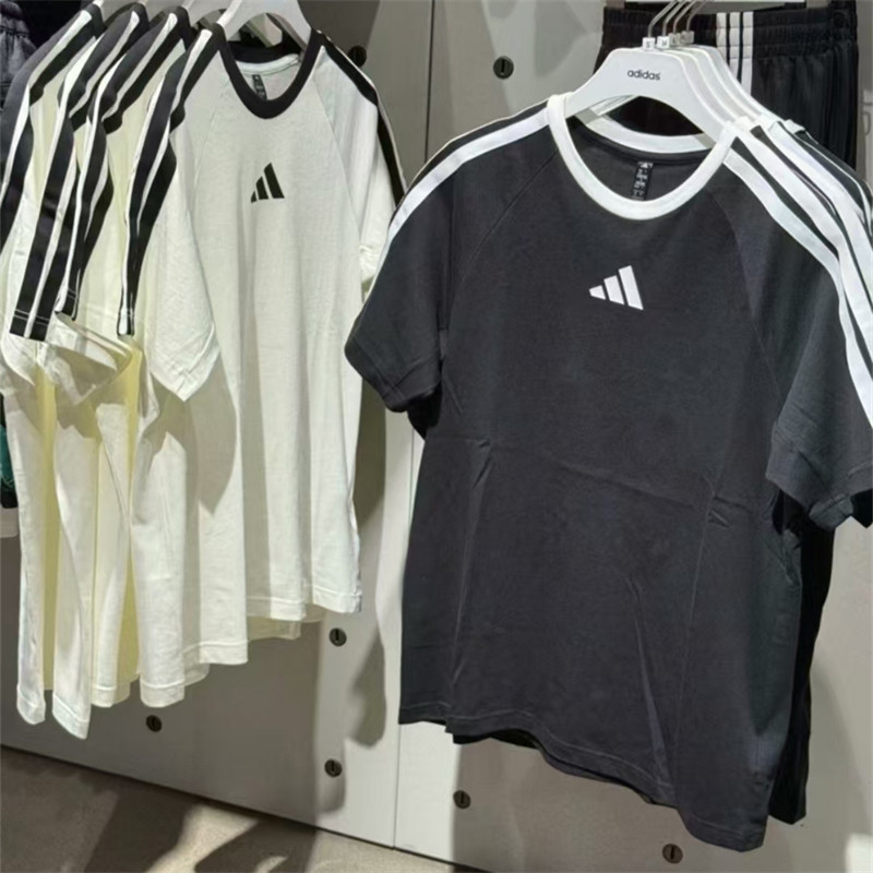 เสื้อยืดแขนสั้นสีทึบลายทางย้อนยุคสําหรับผู้ชายปักลาย