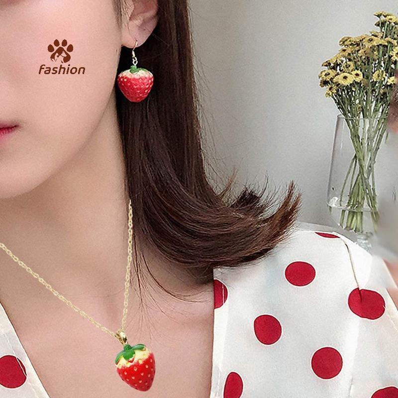 [Fas-t] ตะขอต่างหูสตรอเบอร์รี่สไตล์อภิบาลที่ไม่ซ้ําใครและจี้ดีไซน์ผลไม้สามมิติที่กล้าหาญ