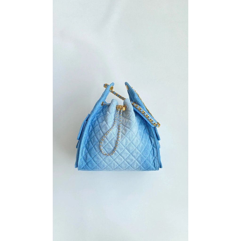 CHANEL Spring Summer All-Match God ️ 25s New Style Refreshing Light Blue Denim 25bag Hippie Bag￼ Liu