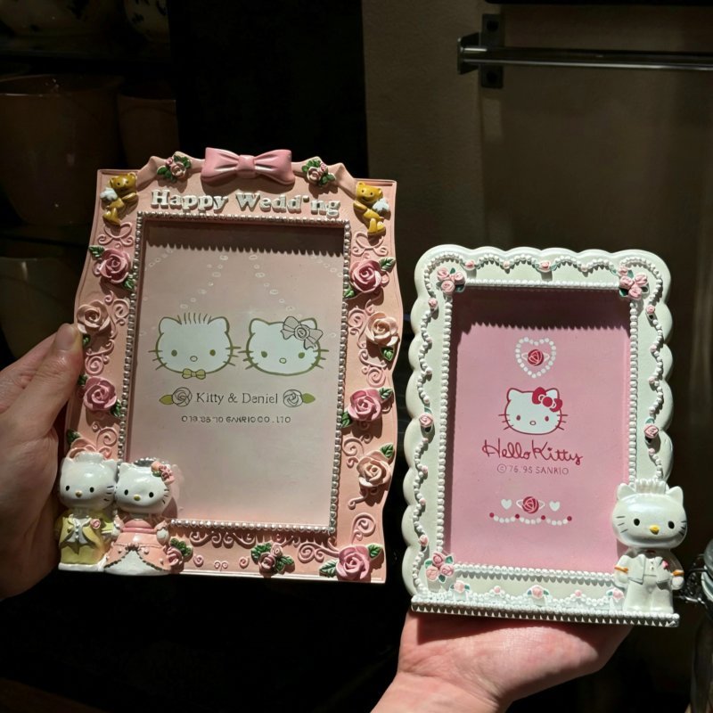 [JJ HOME] Hello Kitty HelloKitty กรอบรูปเรซิน ที่เก็บภาพคู่ กรอบรูปแต่งงาน ของขวัญ ของขวัญแลกเปลี่ยน