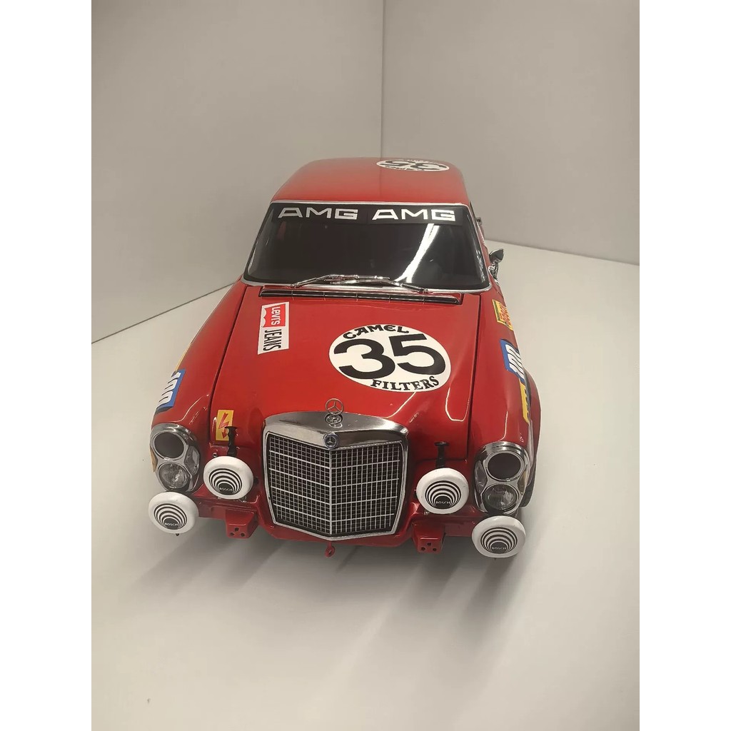 [คลังสินค้าพร้อม ติดต่อ ถ้าคุณมีคําถามใดๆ] Mini Cut 1/18 Benz 300SEL AMG 6.8 Red Pig 3
