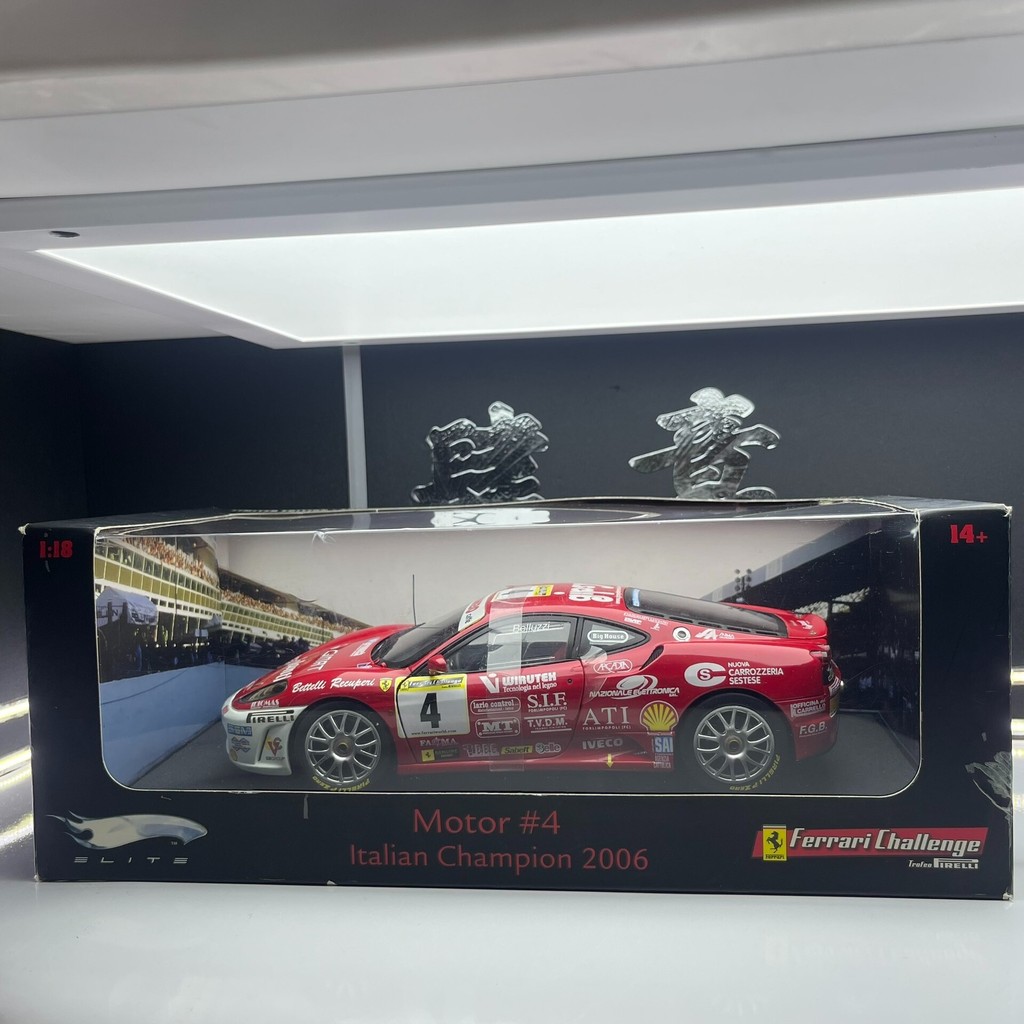 [พร้อมสต็อกติดต่อหากคุณมีคําถามใดๆ] Hot Wheels Hot Wheels 1: 18 Ferrari F4