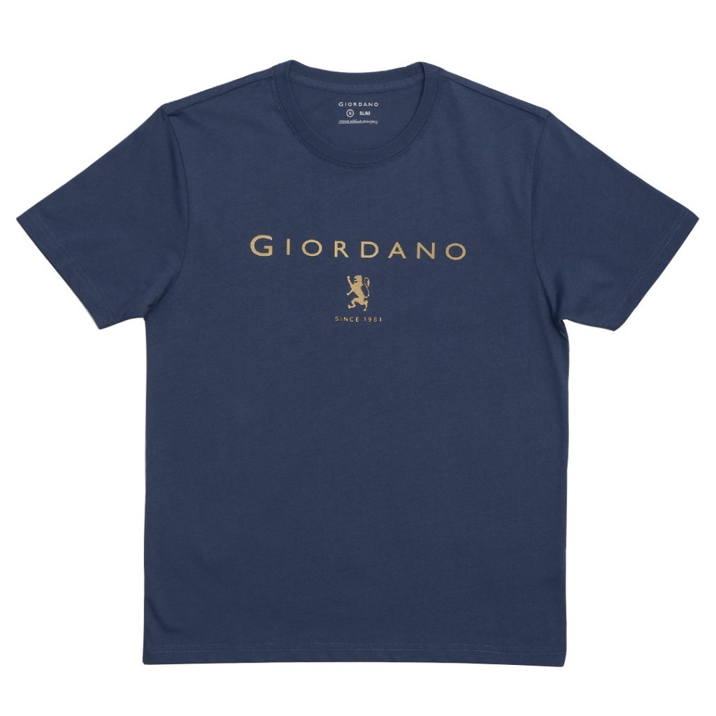 GIORDANO เสื้อยืดแขนสั้นพิมพ์ลายโลโก้ Lion ผู้ชายหลวมและระบายอากาศได้สําหรับผู้ชายขายร้อน