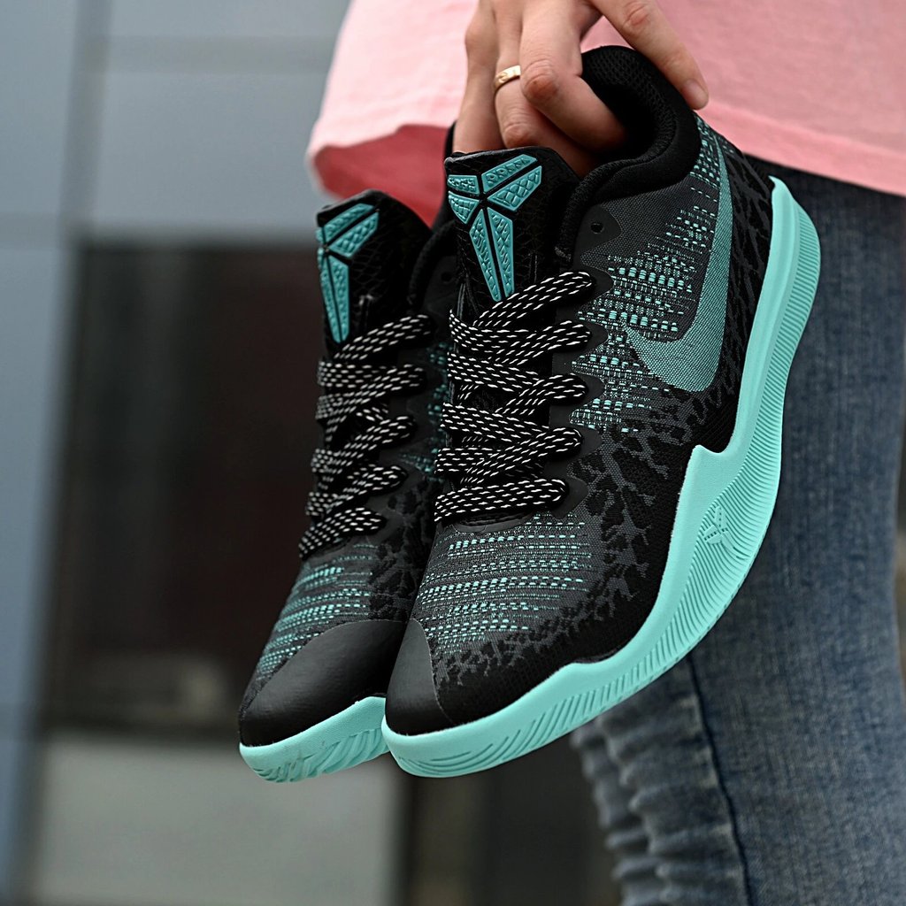 รองเท้าบาสเก็ตบอล Mamba Focus EP Kobe ไซส์ 40-42