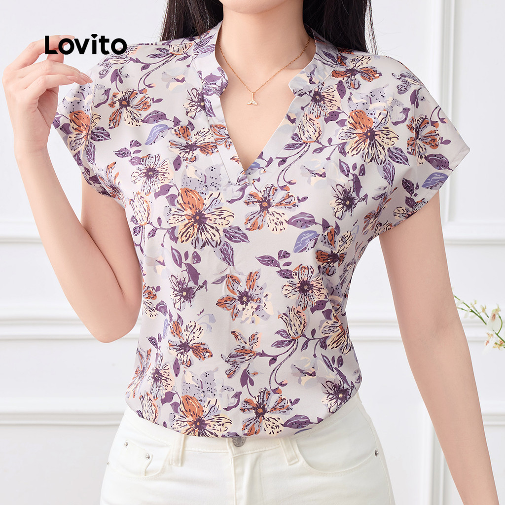 Lovito เสื้อเบลาส์ลายดอกไม้อันสง่างาม ใส่สบายแต่มีสไตล์ เหมาะสําหรับฤดูใบไม้ผลิ/ฤดูร้อนสําหรับผู้หญิง L172ED1893