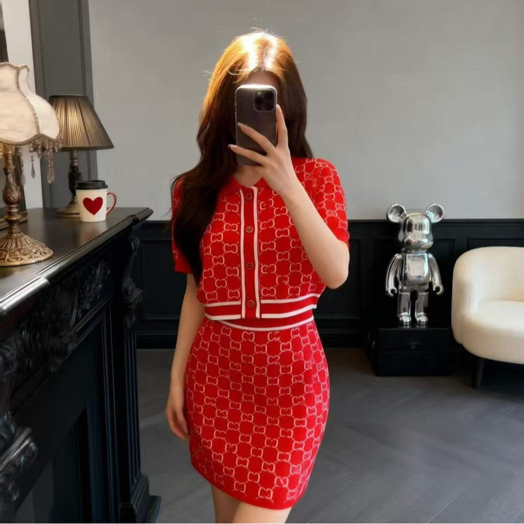003F Gu**i 2026Early spring new style women's knitted suit with contrasting color monogram collar