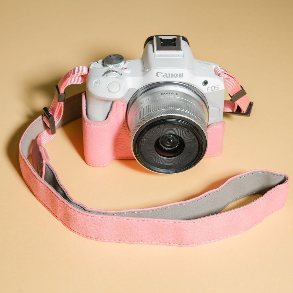 เหมาะสําหรับอุปกรณ์เสริม Canon R50 R100 เคสป้องกันกล้อง R10 กระเป๋ากล้อง R8R7R5 เคสหนัง R62 Mount Ca