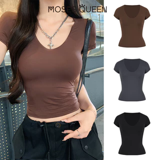 < MOSESQUEEN > มอสส์ ราชินี เสื้อยืดแขนสั้นคอยูดีไซน์เข้ารูปเน้นไหล่สร้างรูปเงาบางเหมาะกับชั้นฐานด้านบน #63575