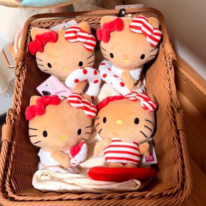 Sanrio ฮาวายผิวดํา Hello Kitty Plushie ของเล่นน่ารัก KT พวงกุญแจตุ๊กตากระเป๋าจี้เด็กของขวัญ