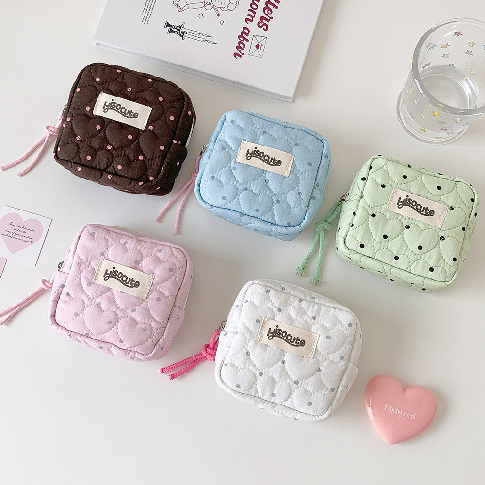 Ins Polka Dot Quilted Heart-Shaped Makeup Bag Student Organizer กระเป๋าเดินทางแบบพกพาหูฟังกระเป๋า