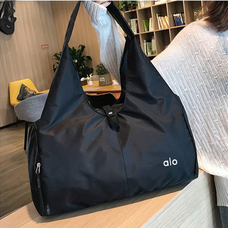 Alo Yoga Gym Bag Travel Storage Bag College Student Crossbody Bag ความจุขนาดใหญ่