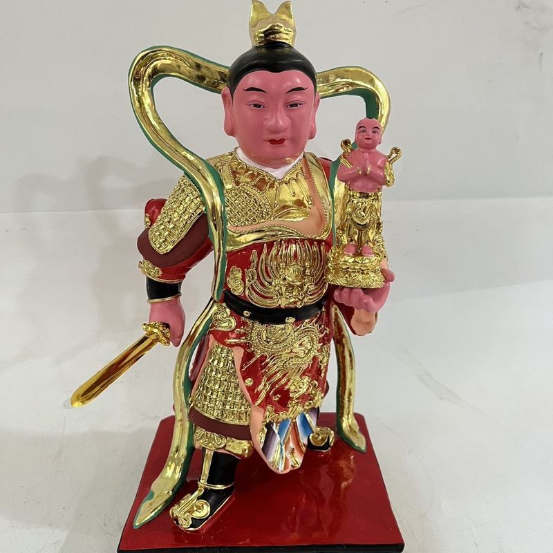 Jiutian Xilin Jinque Supervisor Golden Basin ส่งเด็ก High Marshal สูง 30 ซม.การบูรไม้แกะสลักสติกเกอร