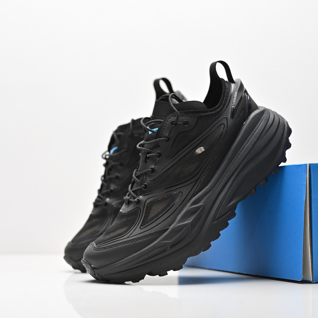Hoka One One Stinson 7th Gen รองเท้าวิ่งสำหรับทั้งชายและหญิง สีดำสนิท มีความยืดหยุ่นและระบายอากาศได้ดี