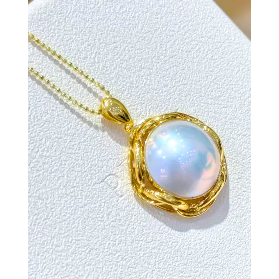 5A Mabe Necklace in 18K Gold - Seawater Japanese Mabe - White (15-16mm)