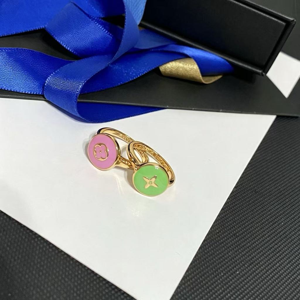 แหวนเคลือบทรงกลมสีสันสดใส2026แหวนผู้หญิงแฟชั่นแบบเรียบง่ายแบบใหม่เหมาะสําหรับของขวัญวันเกิดประจําวันและงานปาร์ตี้