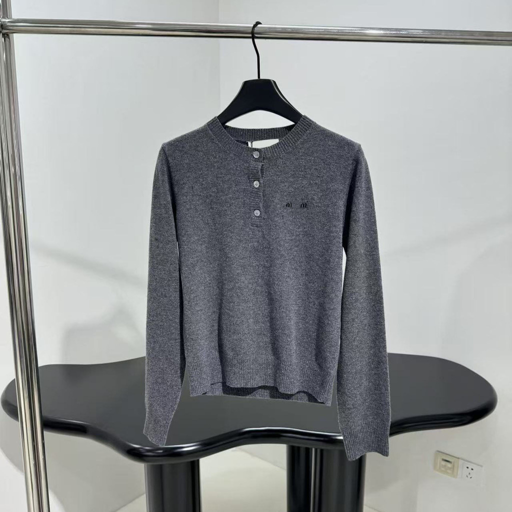 F7DX Mi**iu Women's Clothing26Early spring new solid color casual versatile embroidered letter round