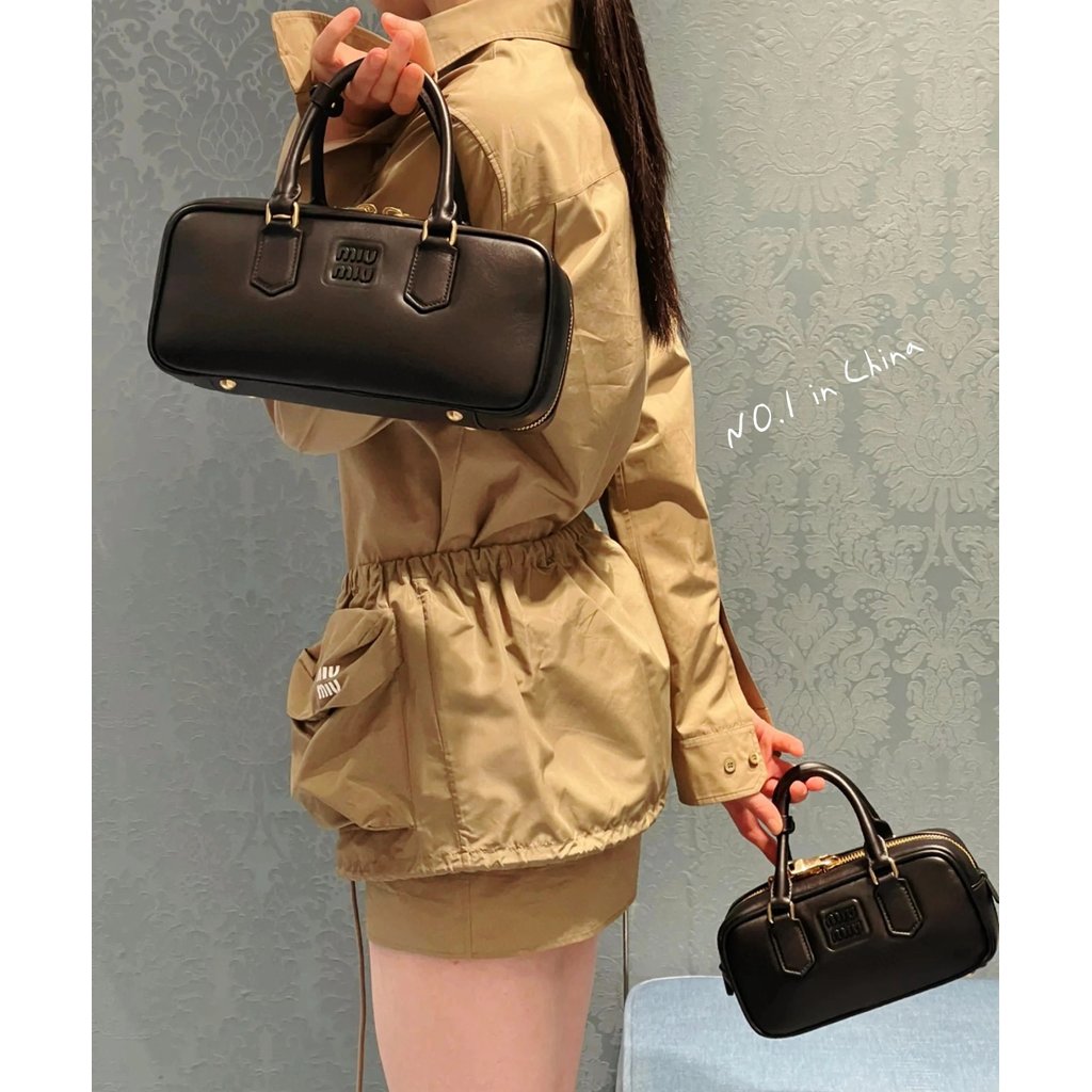กระเป๋า Miu Miu Boston Baguette