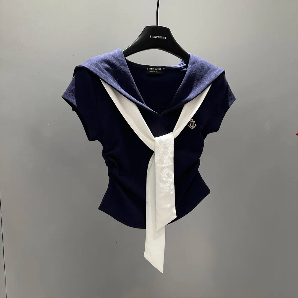 สไตล์เกาหลี Preppy สไตล์ปลอมสองชิ้นแขนสั้นเสื้อยืด 2026 ผู้หญิงออกแบบแฟชั่น Slim-Fit Slimmer ดู Niche ใหม่