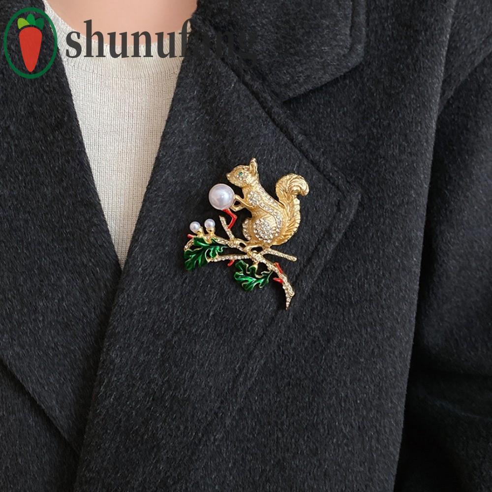 UNUF Vintage Squirrel Pin, Rhinestone Studded Pearl โลหะเคลือบกระรอกเข็มกลัด,เครื่องประดับอุปกรณ์เสริมบุคลิกภาพ Charm การ์ตูนสัตว์ Lapel Pins Party ตกแต่ง