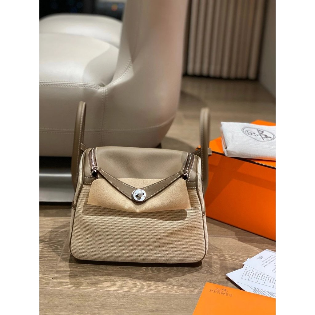 Hermes hermes lindy Cowhide และผ้าใบ lindy กระเป๋ากระเป๋าถือ swift หนังหมอกระเป๋า Commuter กระเป๋าสะ