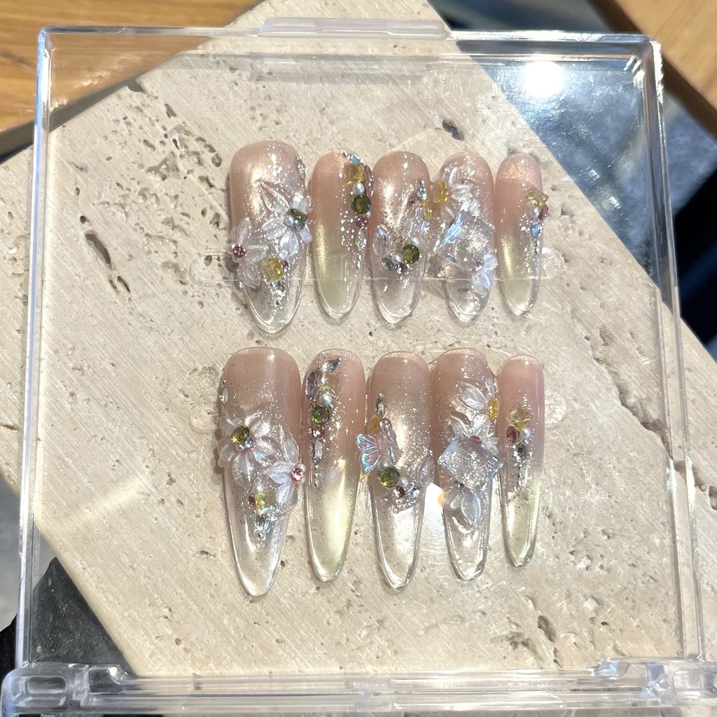 HANDMADE + กาวฟรีArtificial Nail Drunken Flowers Nude แกะสลัก Cat Eye Zirconia Phototherapy เล็บปลอมกดบนเล็บนํากลับมาใช้ใหม่