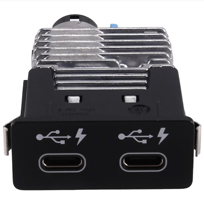 PCF * Quick Charge 3A พอร์ตรถ USB คู่สําหรับ U06 X1 U11 U10 MINI U25 F66 84105A57B32