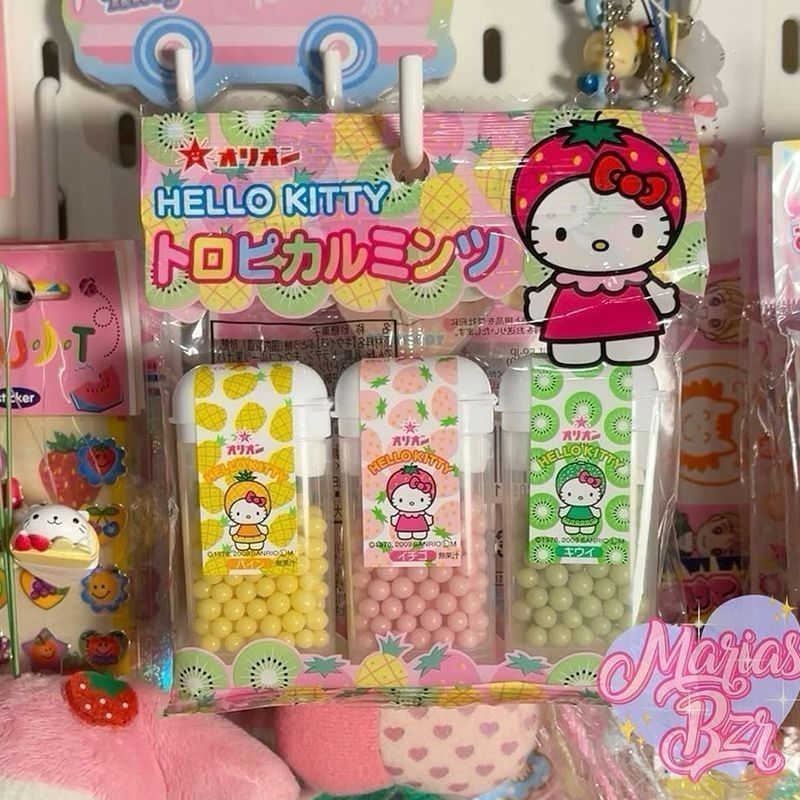 Japan Sanrio HelloKitty Candy Fruit Candy Pineapple Strawberry Kiwi Fruit Flavour Assorted Candy%260