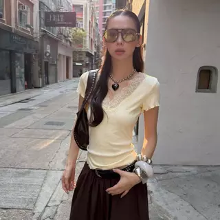 **พร้อมส่ง SML**BY0526 เสื้อแขนสั้นคอวีผ้าบางแต่งลูกไม้ ผ้าร่องนิ่มใส่สบาย benly co