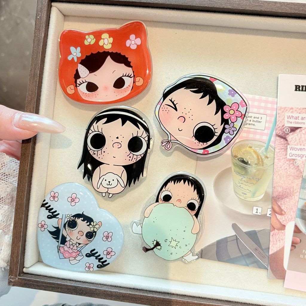 Ins สาวน่ารัก Yuy ผู้ถือแบบพับได้พร้อมกาว Backing โทรศัพท์ Grip Tok ขาตั้งการ์ตูนสําหรับ IPhone วงเล็บโทรศัพท์มือถือ