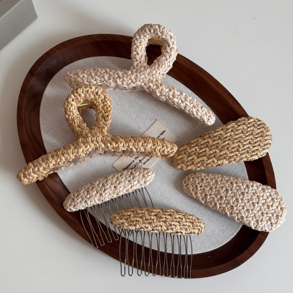 Mouga/Rattan คลิปติดผม สไตล์วันหยุด อุปกรณ์เสริมทรงผมสำหรับวันหยุด คลิปตัดผมครึ่งวงกลม เครื่องประดับผมพรีเมียม