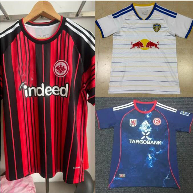 เสื้อทีมฟุตบอล Leeds United, Frankfurt และ Düsseldorf สำหรับผู้ชาย มีให้เลือกหลายไซส์