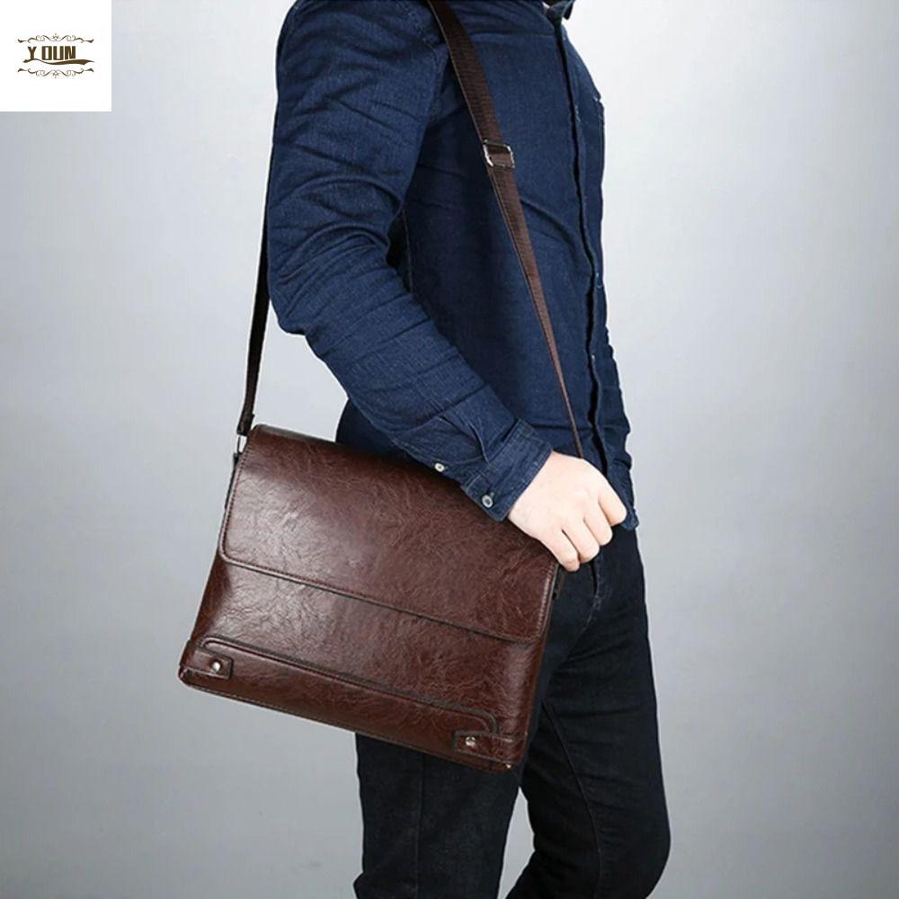 IVEYOUNG กระเป๋าโท้ทหนัง PU สําหรับผู้ชาย กระเป๋าสะพายไหล่แล็ปท็อป Retro Side Designer Messenger กระเป๋าคอมพิวเตอร์