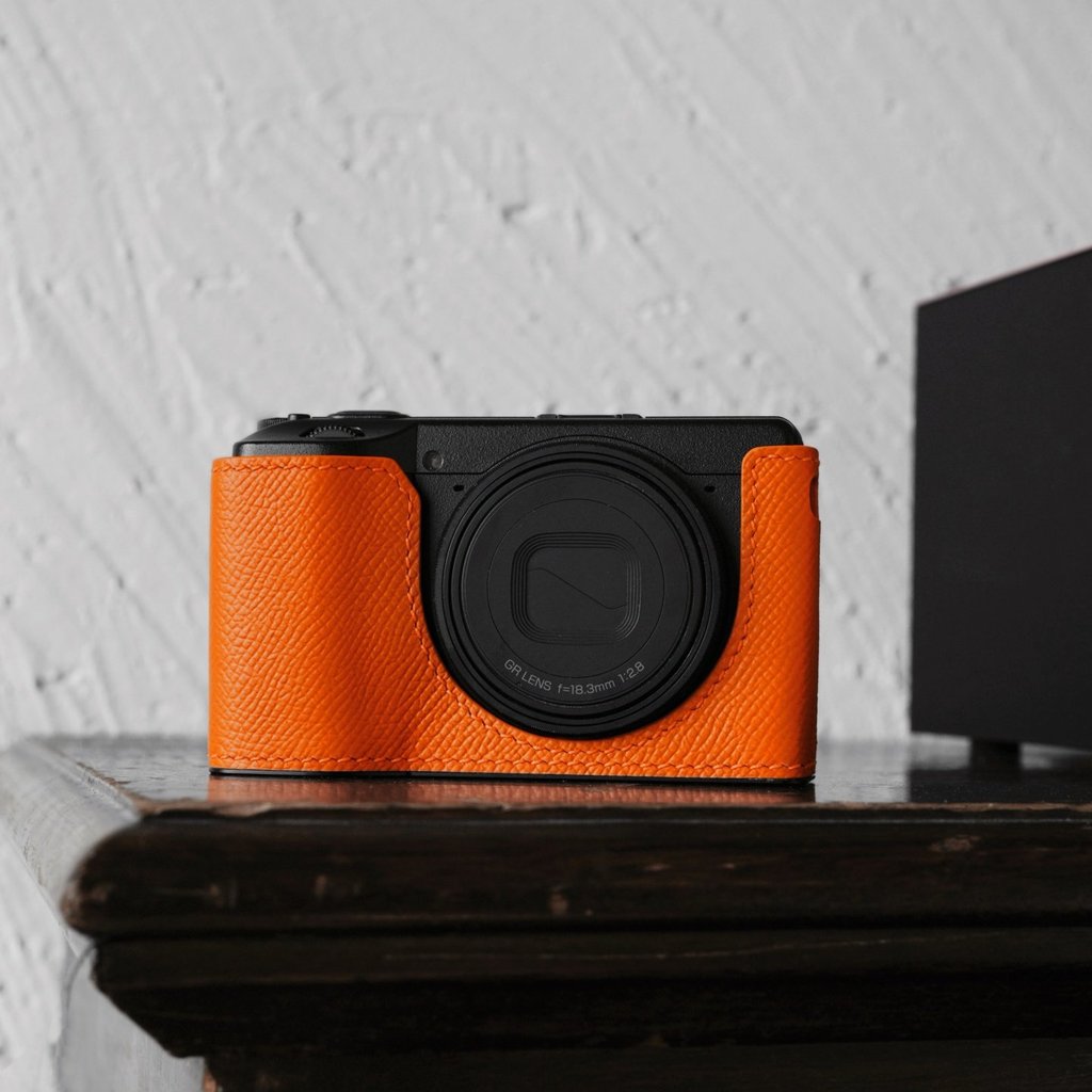 Camin Ricoh GR4 เคสป้องกันกล้อง Palm Grain Cowhide ครึ่งชุด gr4 เคสป้องกันเฉพาะฐานหนังครึ่ง