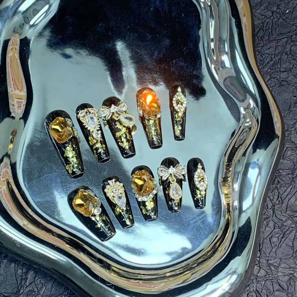 โรงงานแต่งเล็บอุตสาหกรรมหนักหรูหราโลหะผสม K9 Zircon Lady Nails Queen Scepter สติ๊กเกอร์ติดเล็บ